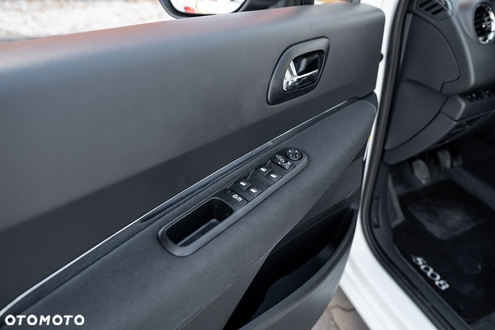 Peugeot 5008 HDI 150 Allure - 18