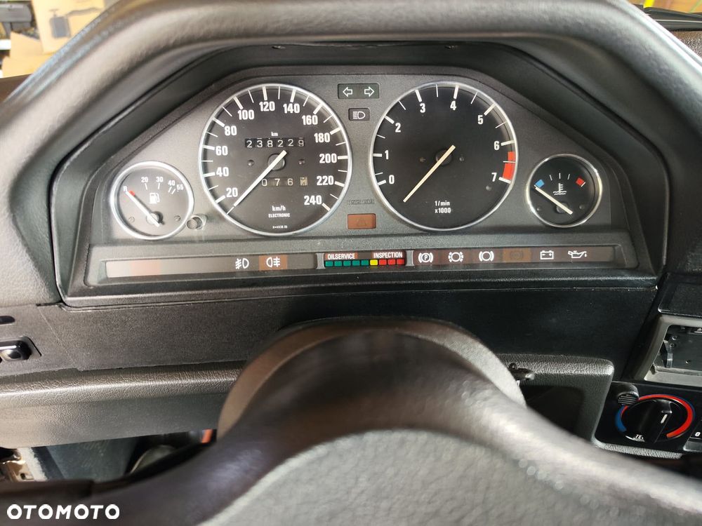 BMW Seria 3 325i - 27