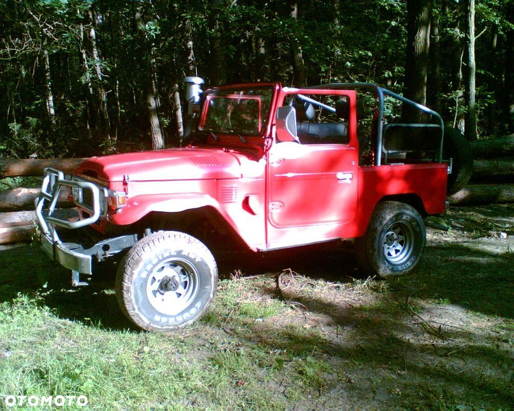 Toyota Land Cruiser - 4
