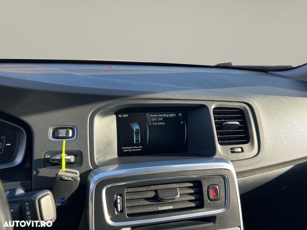 Volvo S60 D2 Momentum - 22