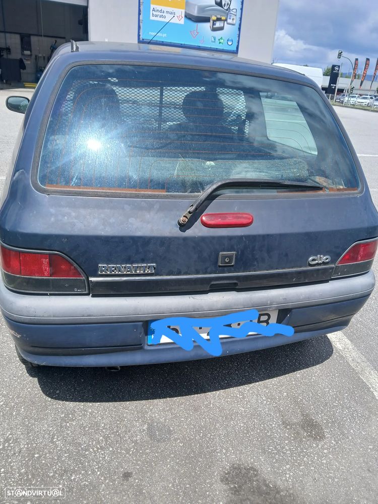 Renault Clio 1.9 D RXE - 2