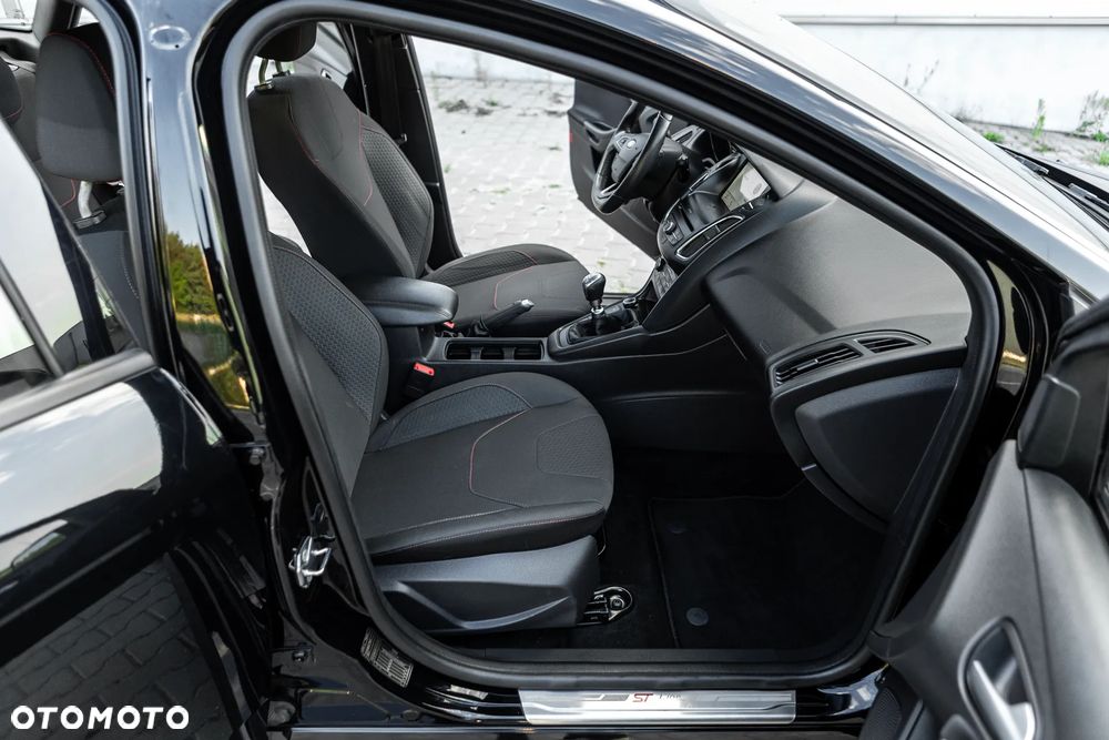 Ford Focus - 27