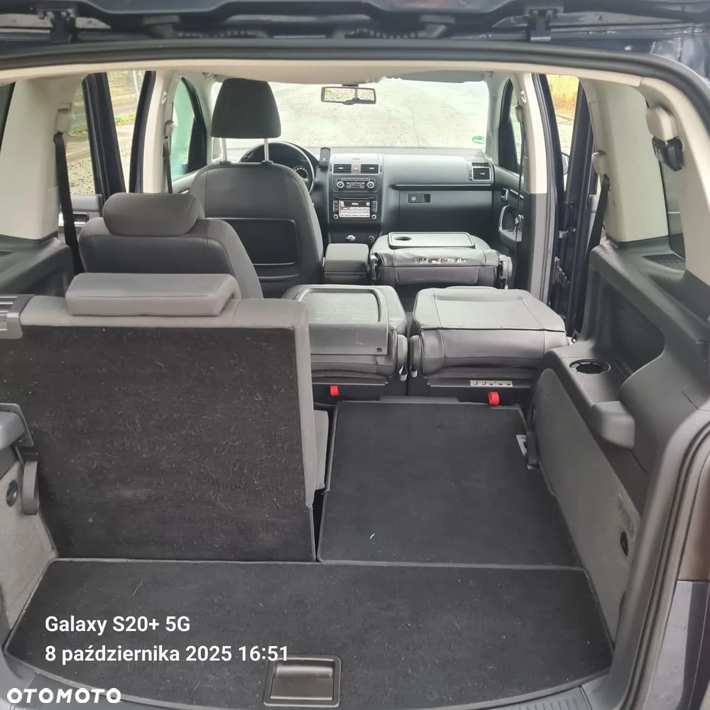 Volkswagen Touran 2.0 TDI DPF Highline - 26