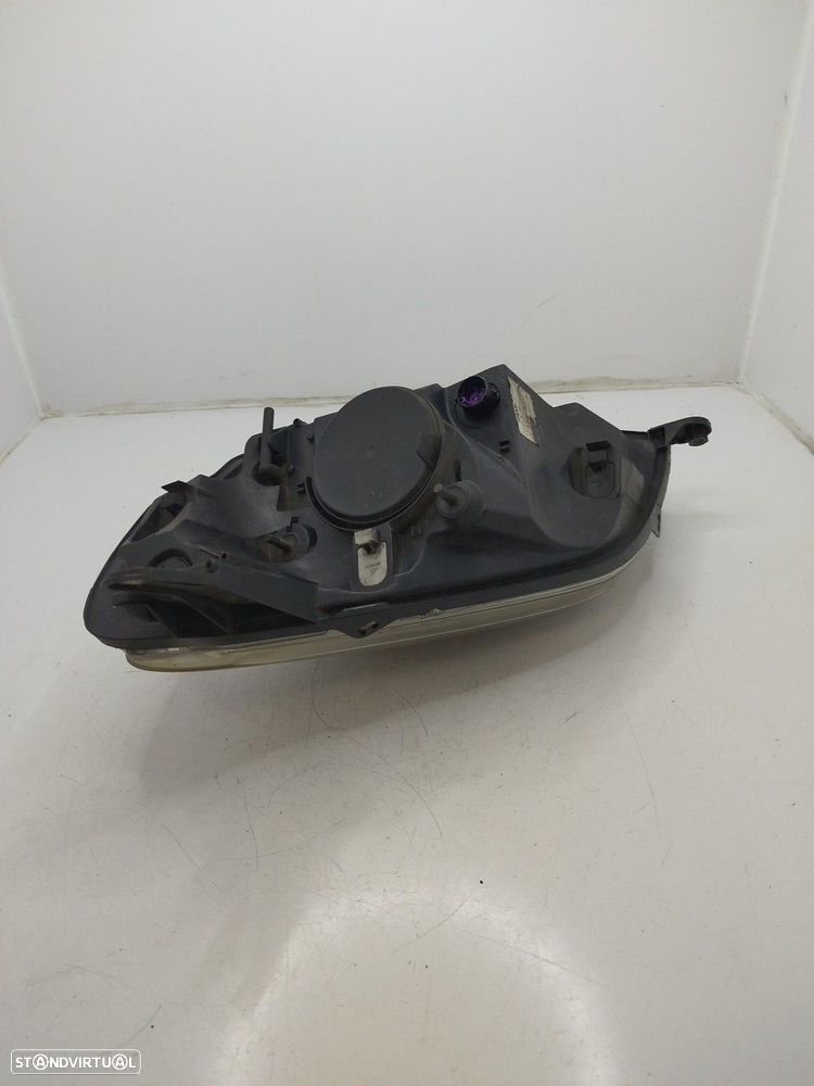 Farol/ Otica Dianteiro Dto Fiat Fiorino Caixa/Combi (225_) - 8