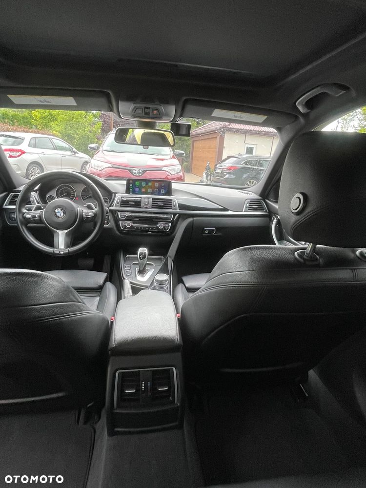 BMW Seria 3 330i xDrive - 13