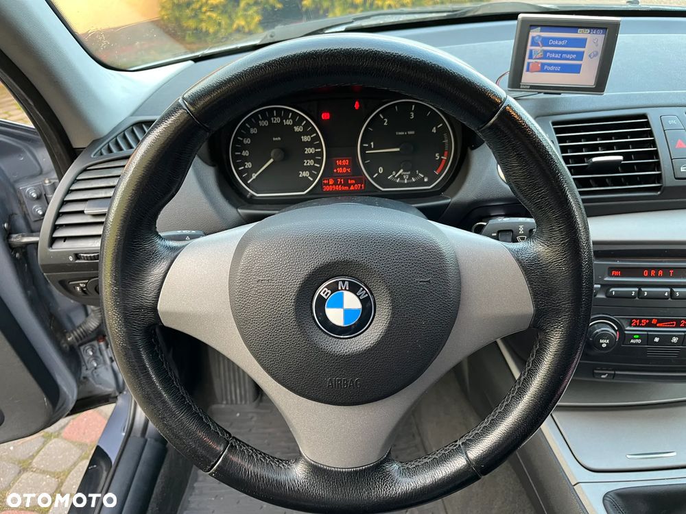 BMW Seria 1 118d DPF - 13