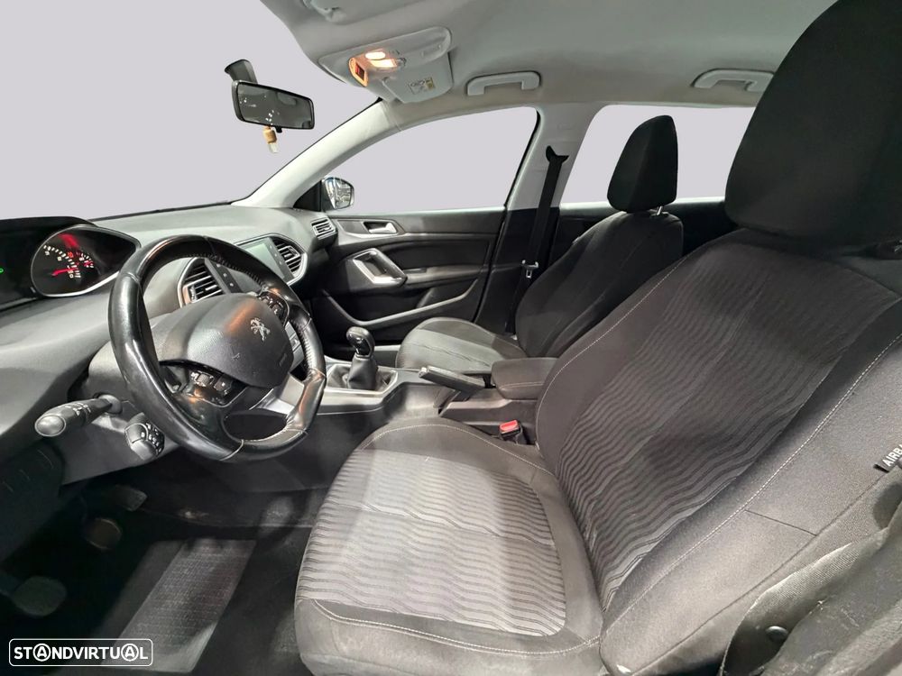 Peugeot 308 1.2 PureTech Active - 18