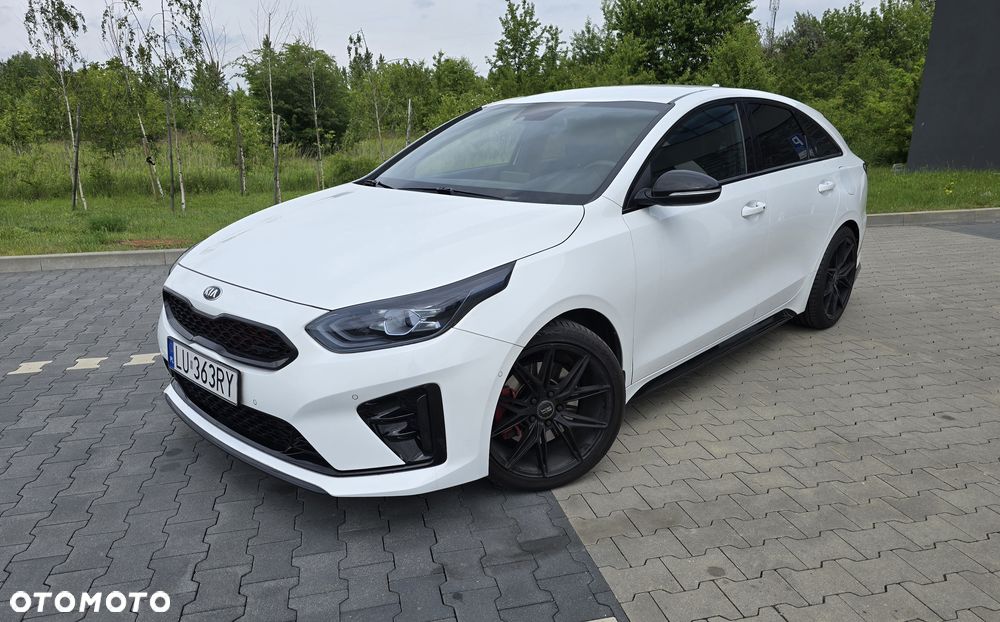 Kia ProCeed - 1