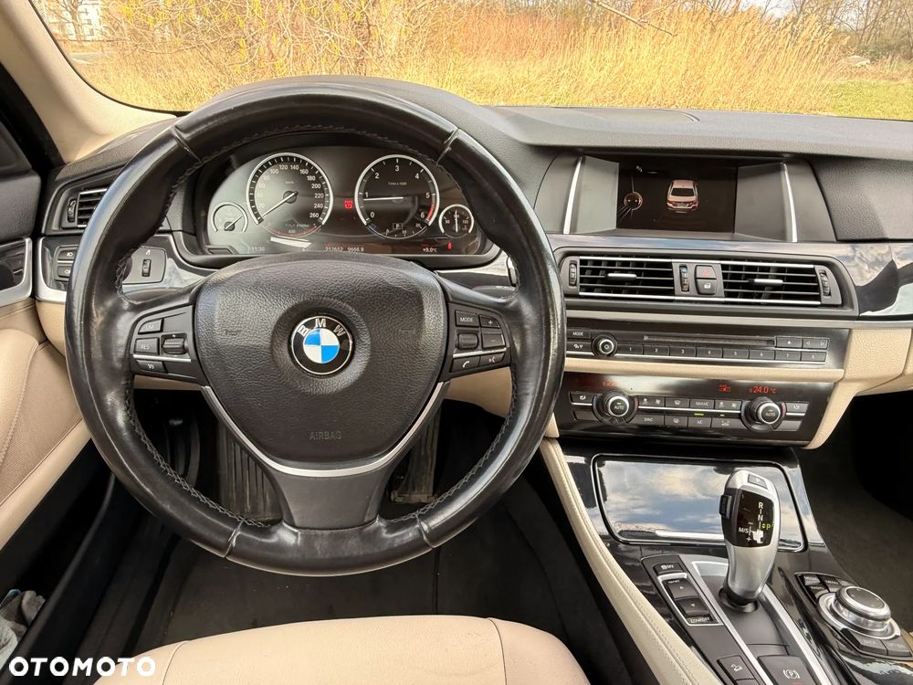 BMW Seria 5 525d - 11