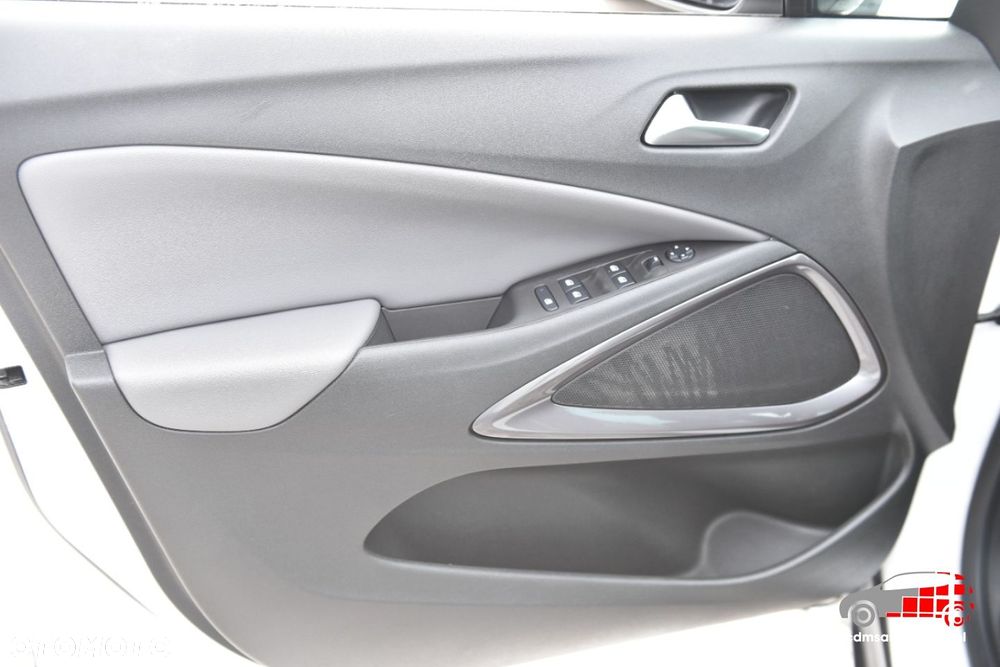 Opel Crossland X - 13