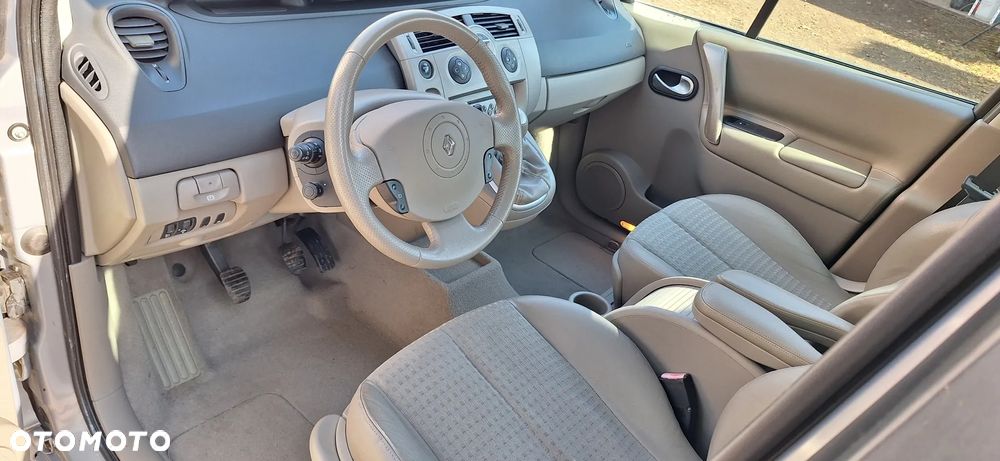 Renault Scenic 2.0 16V Luxe Expression - 19