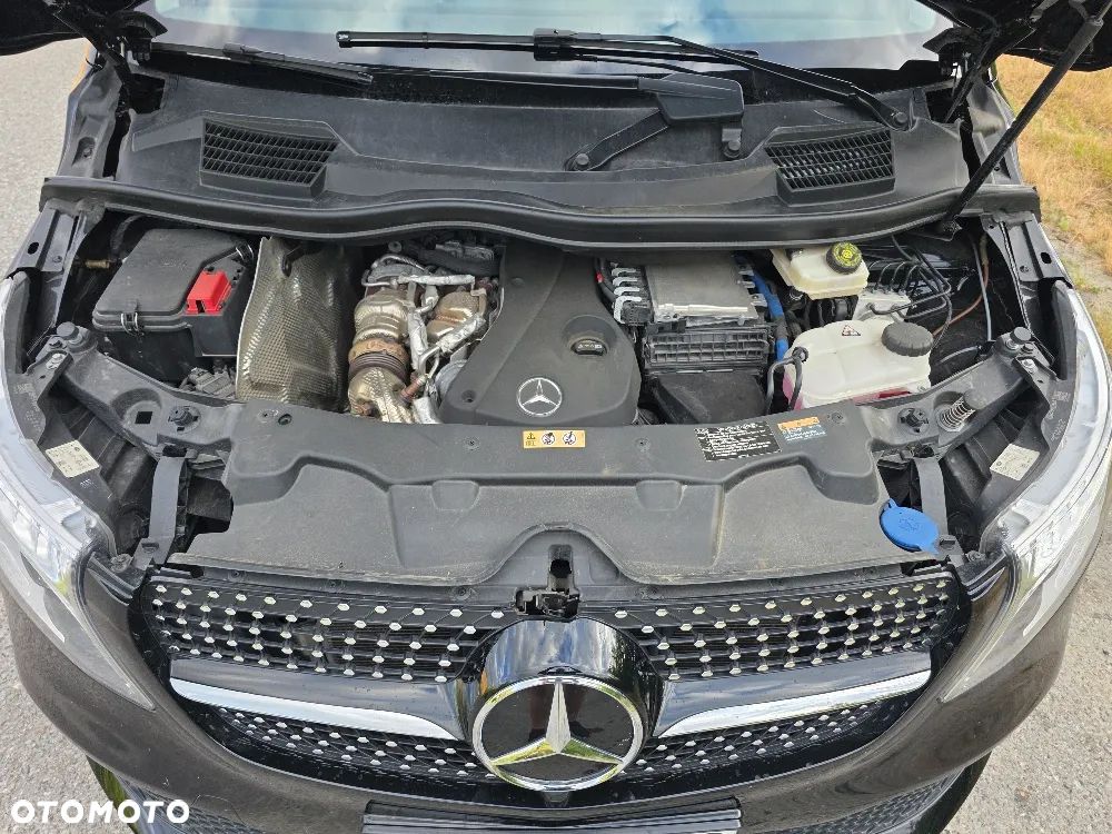Mercedes-Benz Klasa V 300 d lang 4Matic 9G-TRONIC - 33