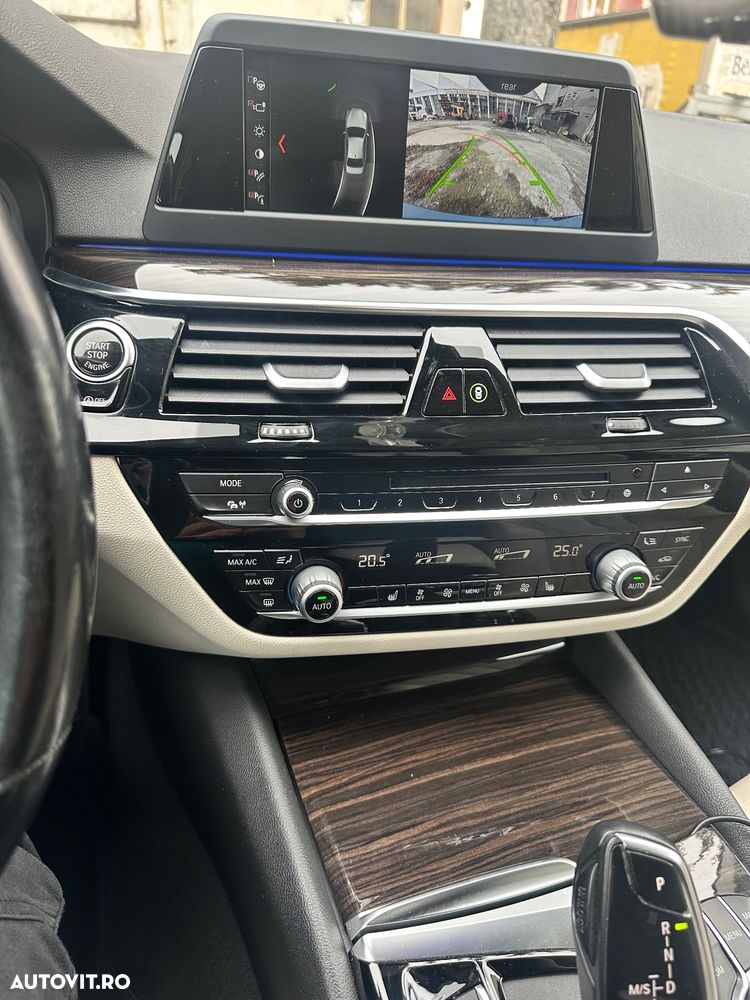 BMW Seria 5 520d Aut. Sport Line - 14