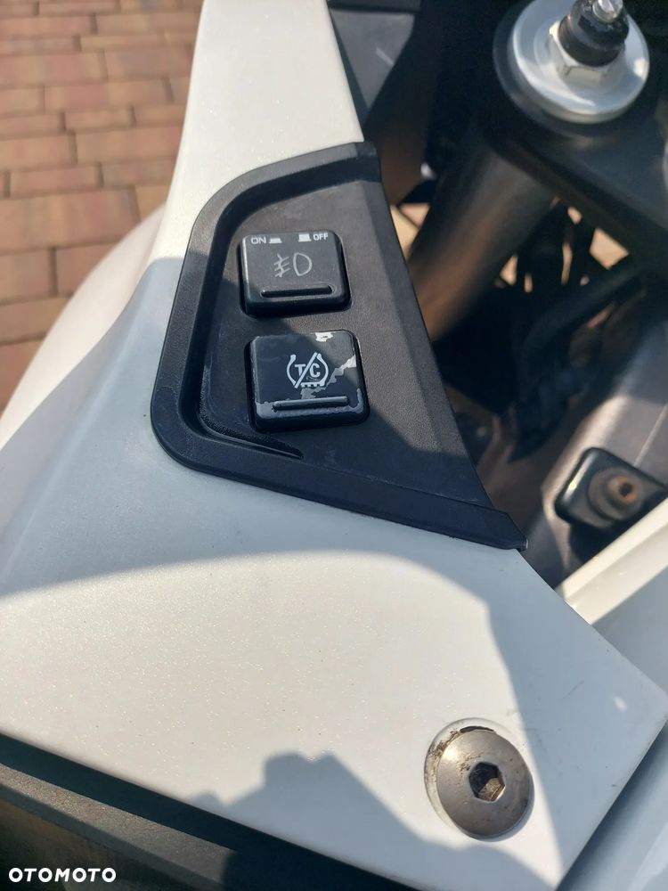 Honda VFR - 8