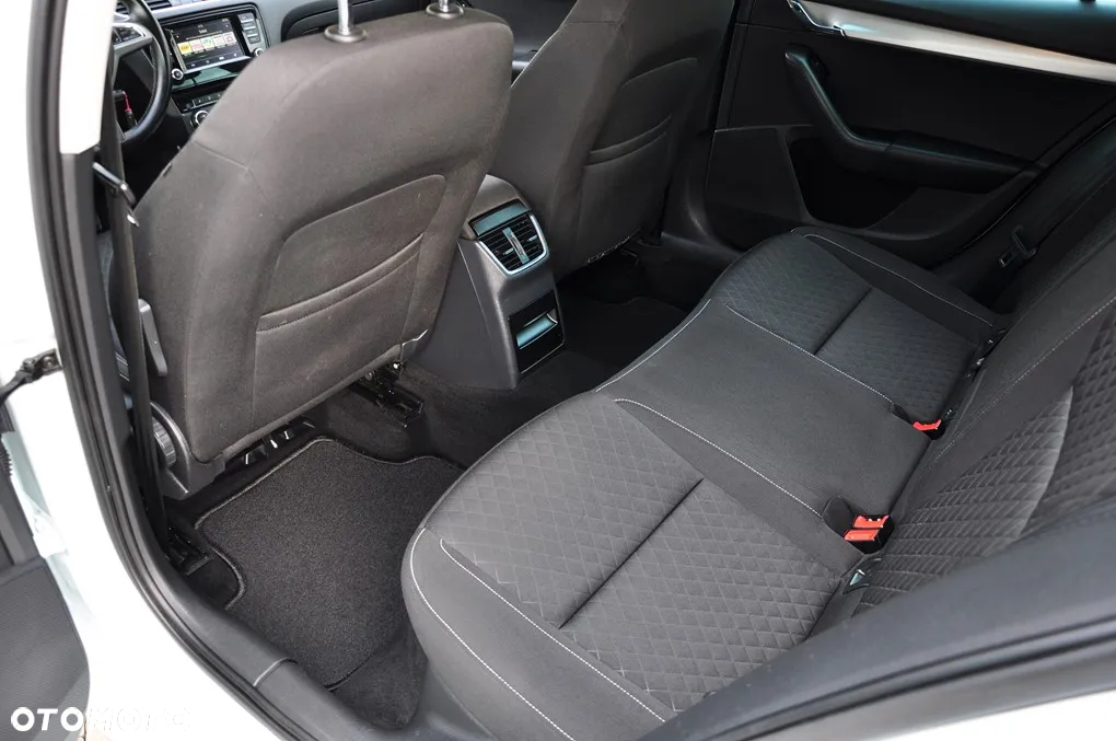 Skoda Octavia 1.6 TDI Edition - 23