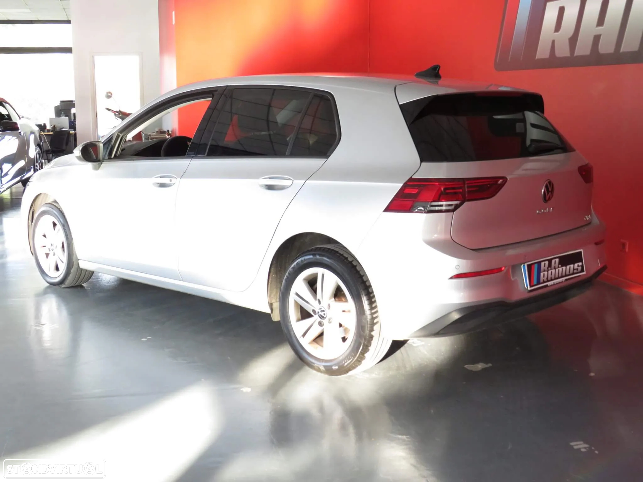 VW Golf 1.0 eTSI Life DSG - 8