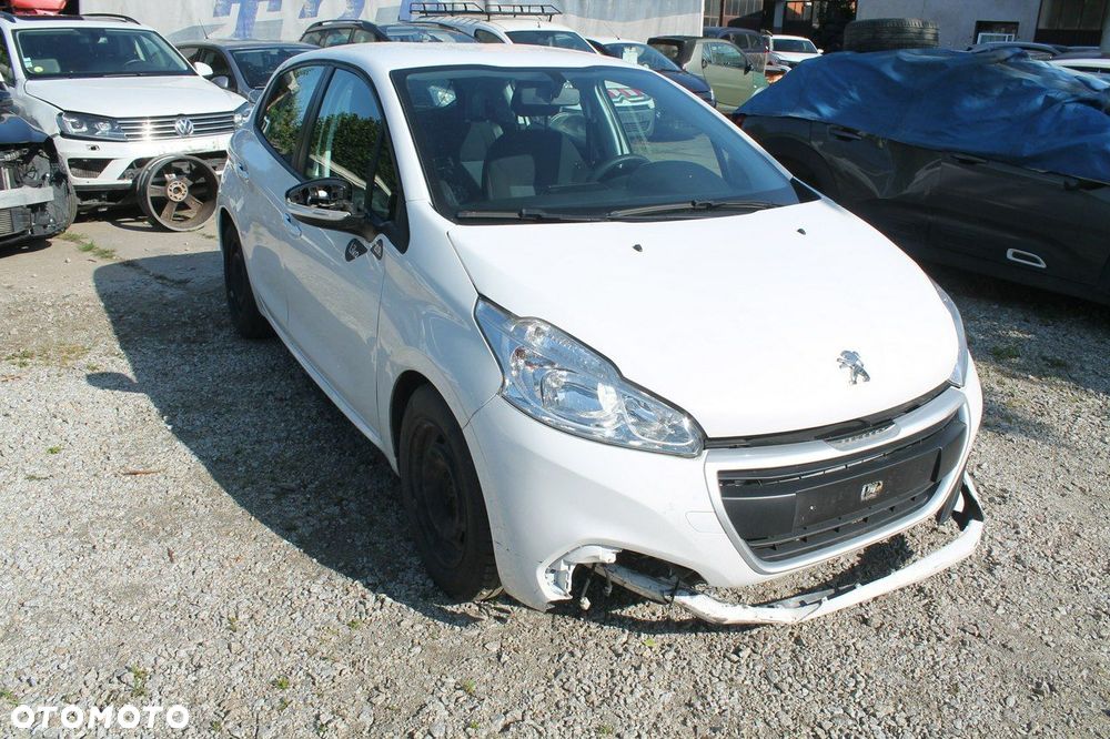 Peugeot 208 - 3