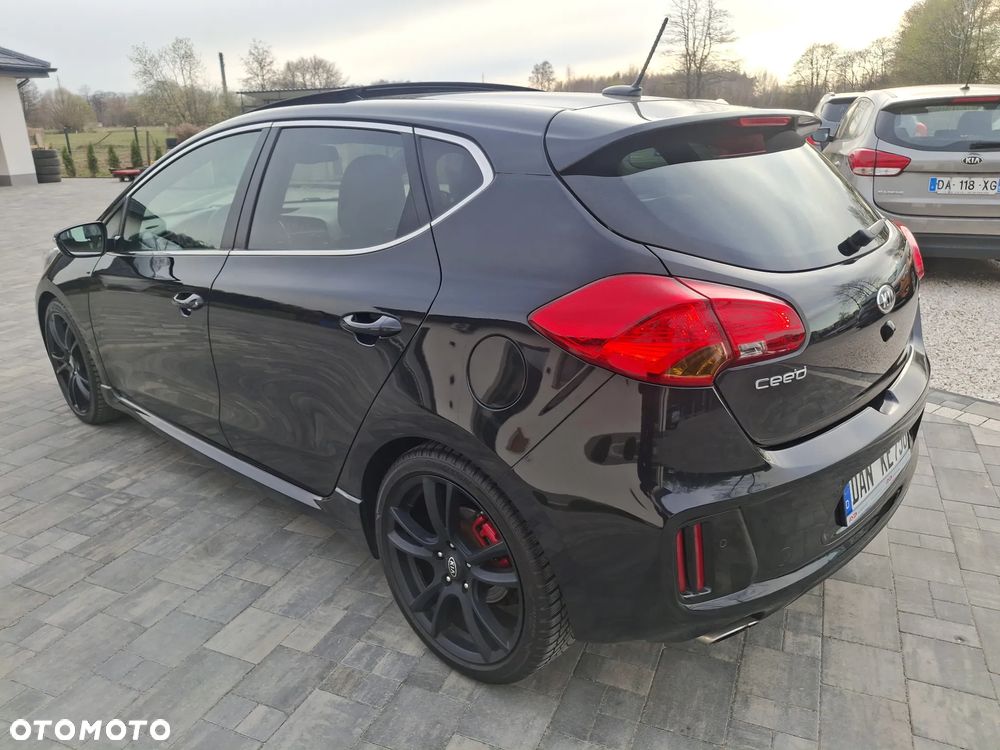 Kia Ceed 1.6 T-GDI GT - 6