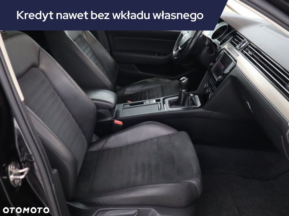 Volkswagen Passat - 11