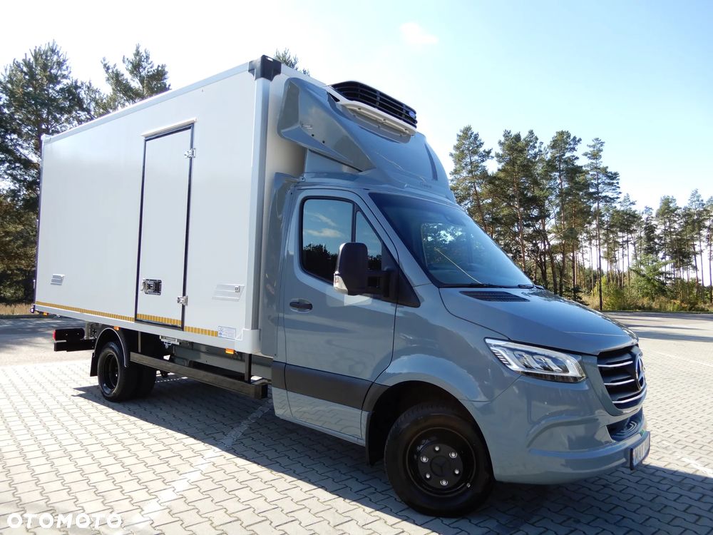 Mercedes-Benz Sprinter 519 CDI 190 KM Chłodnia -29*C+20*C V230 Funkcja Grzania 10.E.Palet Boczne Drzwi Izoterma LAMAR Agregat Carrier XARIOS 350 Stan Jak Nowy POLECAM - 8