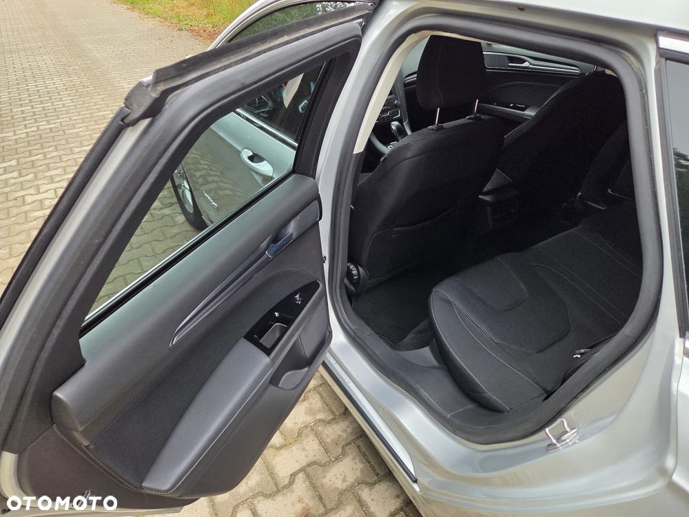 Ford Mondeo 2.0 Hybrid Titanium - 17