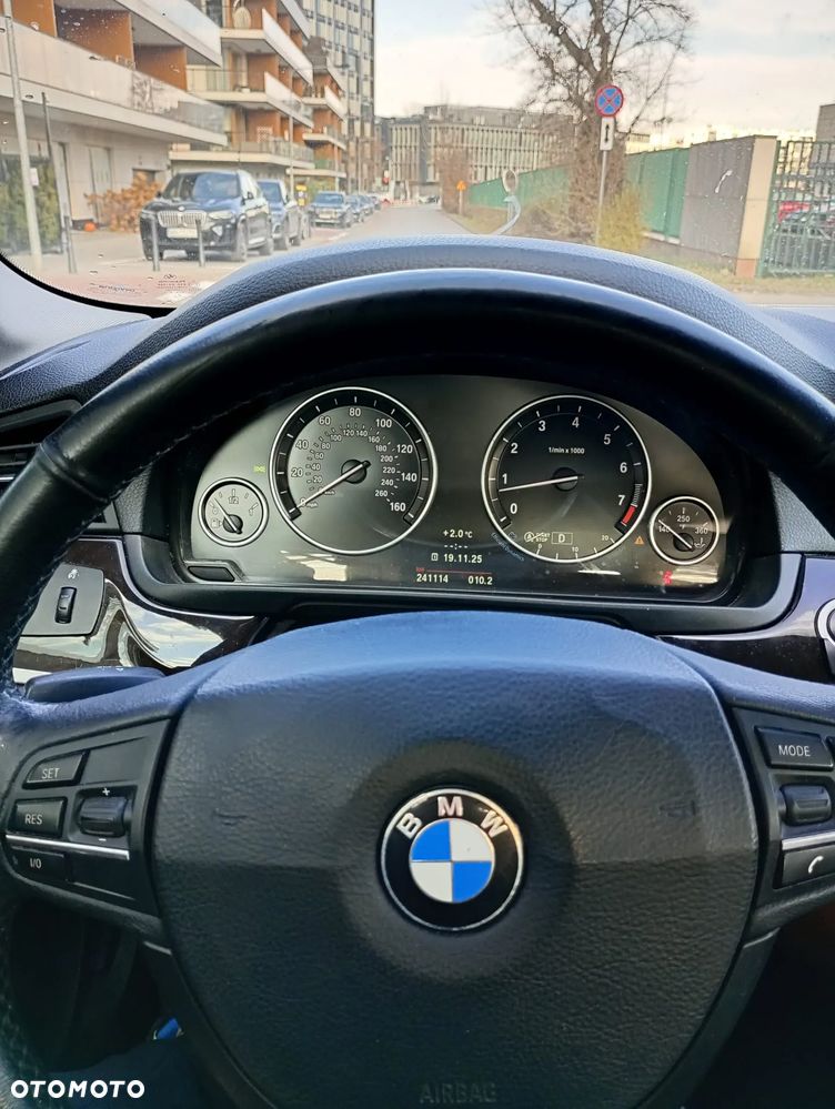 BMW Seria 5 528i xDrive Sport-Aut Luxury Line - 12