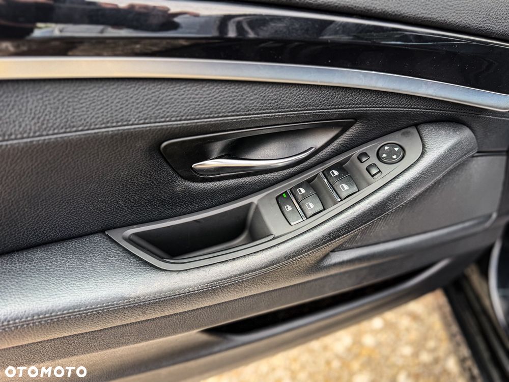BMW Seria 5 525d Modern Line - 25