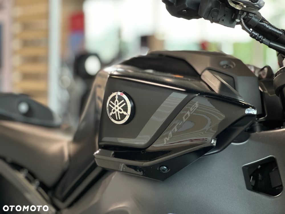 Yamaha MT - 12