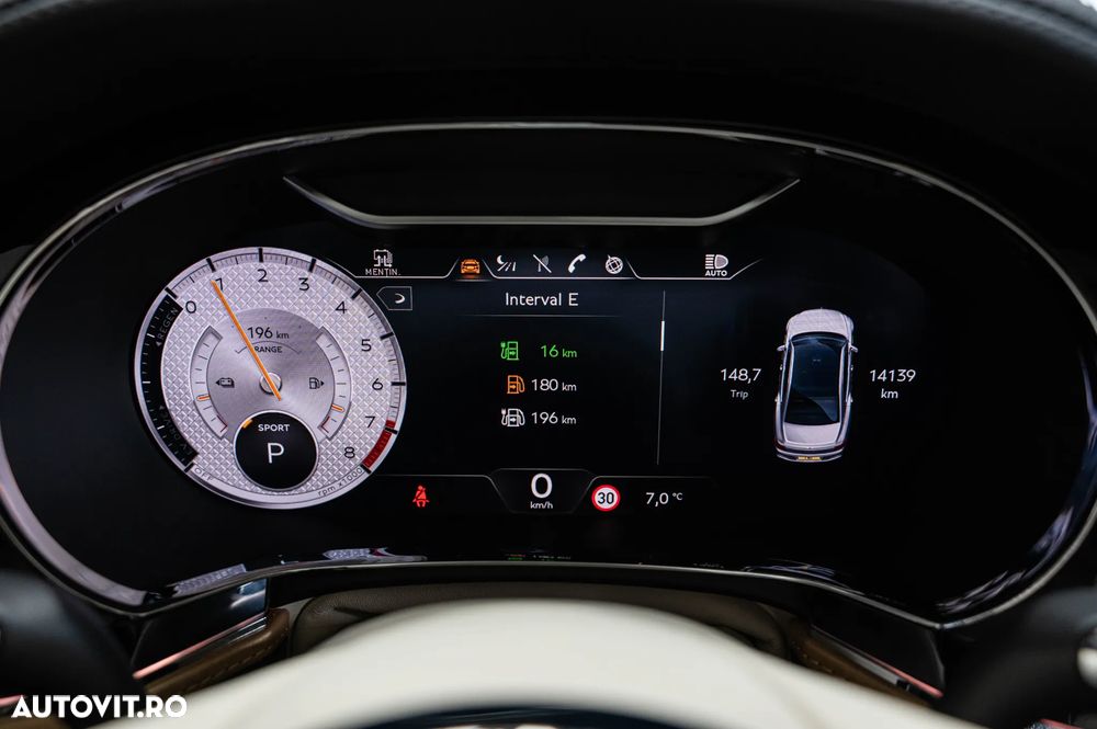 Bentley Flying Spur Mulliner - 26