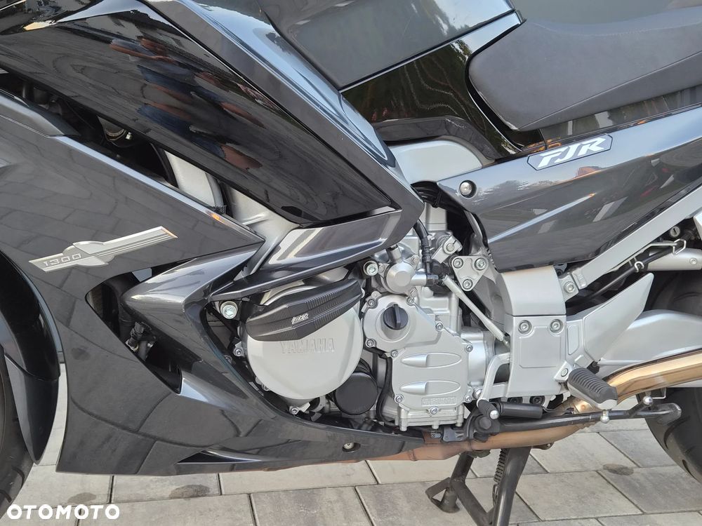 Yamaha FJR - 33