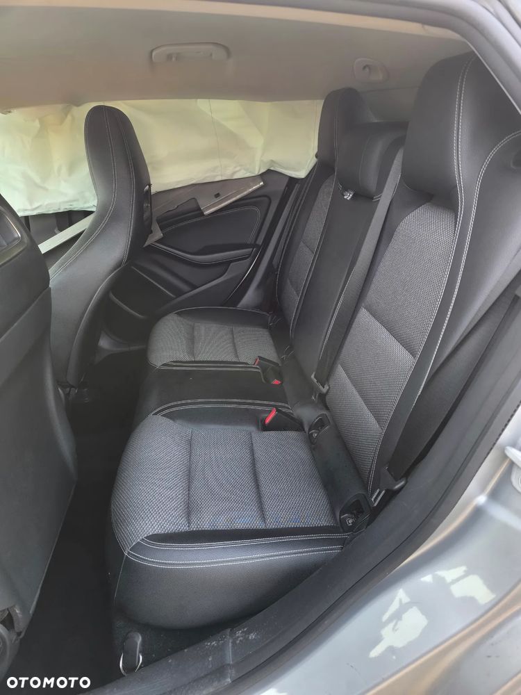 Mercedes-Benz CLA 200 d 7G-DCT Peak Edition - 8