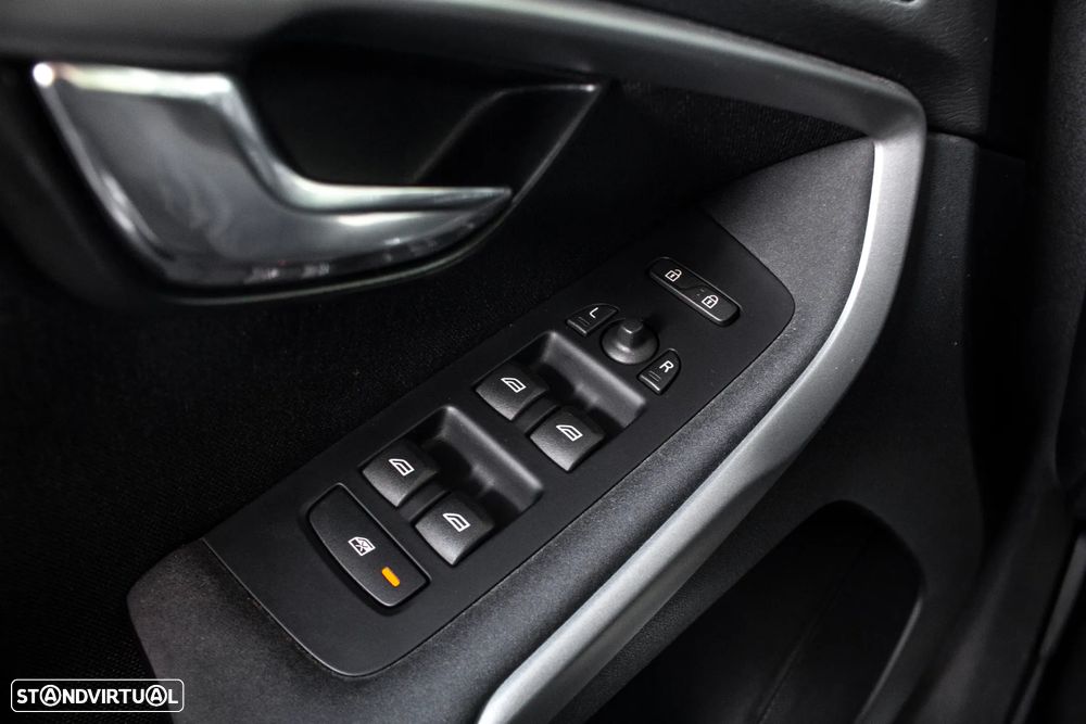Volvo V40 D2 Kinetic - 17