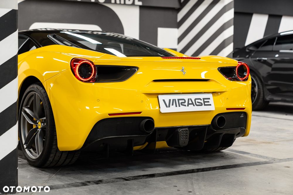 Ferrari 488 - 23
