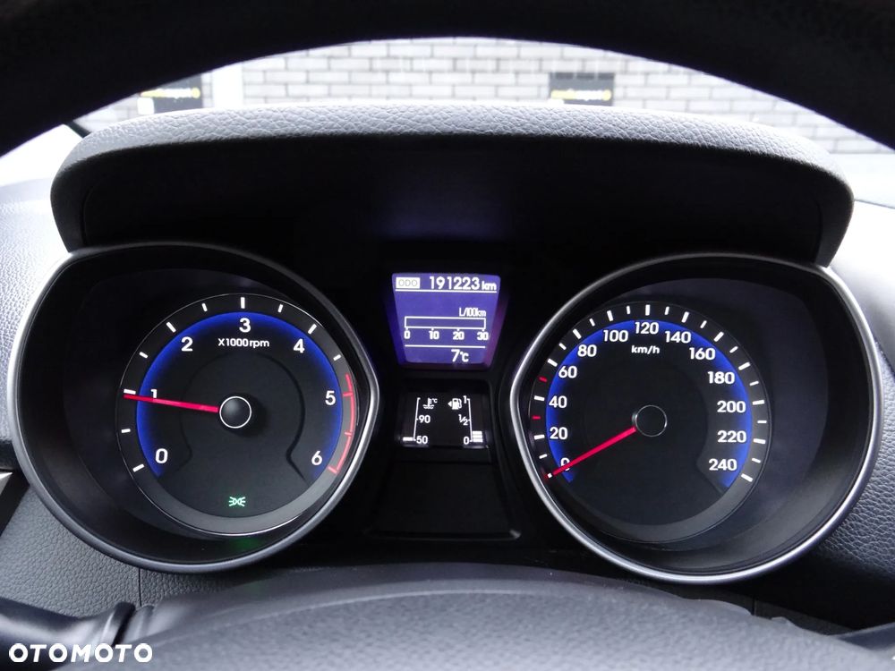 Hyundai i30 blue Kombi 1.6 CRDi Classic Navigation - 32