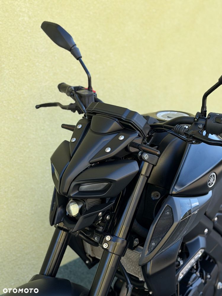 Yamaha MT - 27