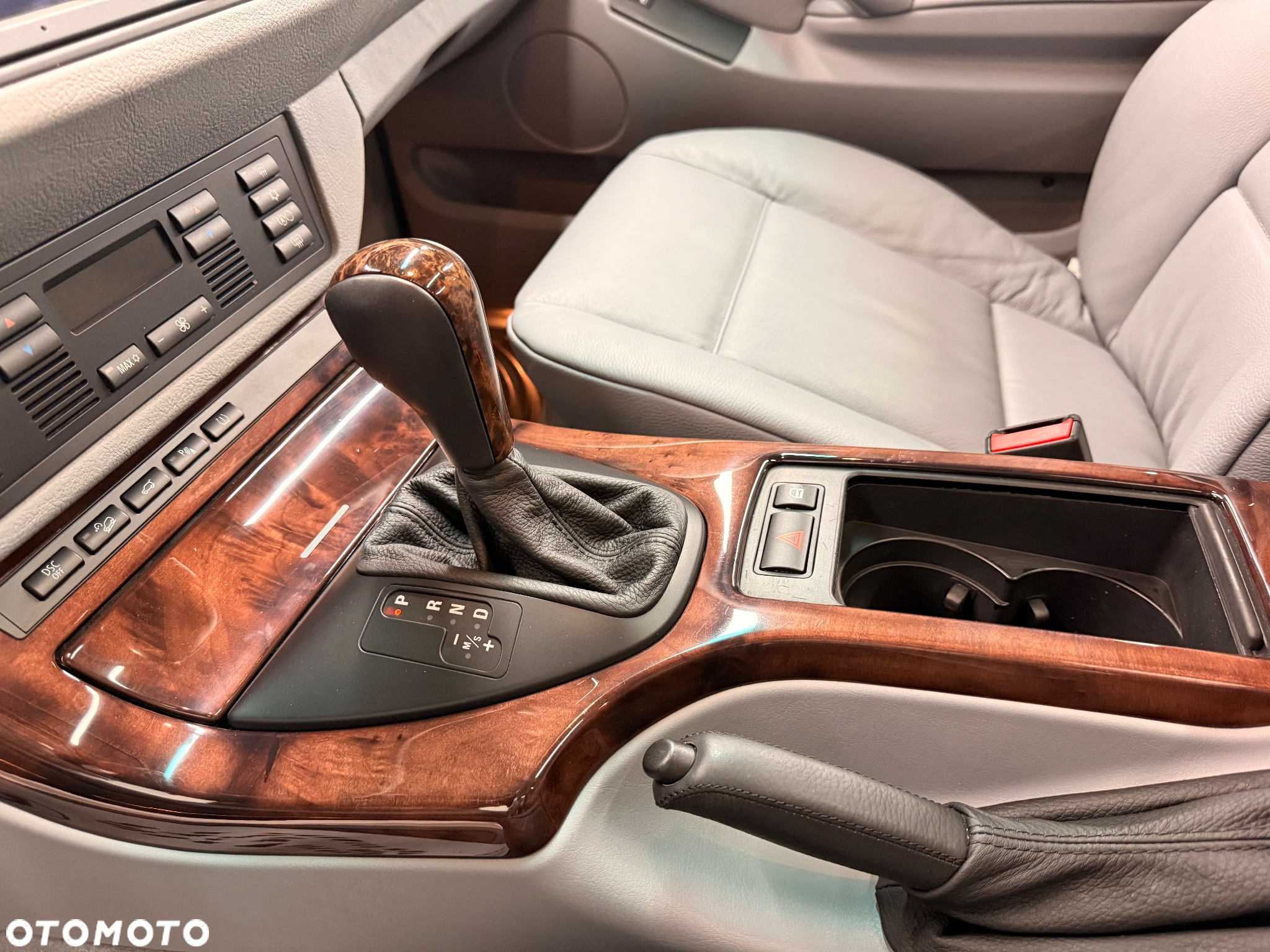 BMW X5 4.4i - 13