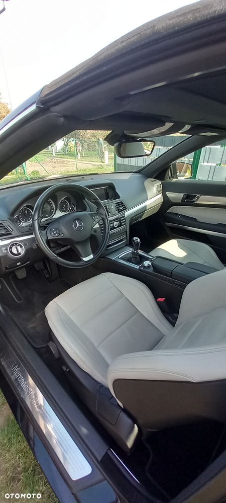 Mercedes-Benz Klasa E 200 CGI BlueEff - 16