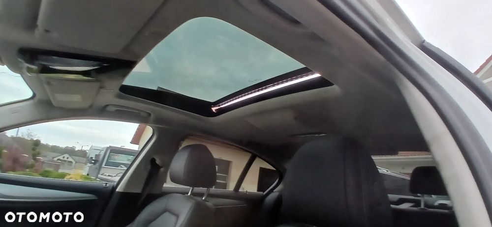 BMW Seria 5 530i Sport Line - 25