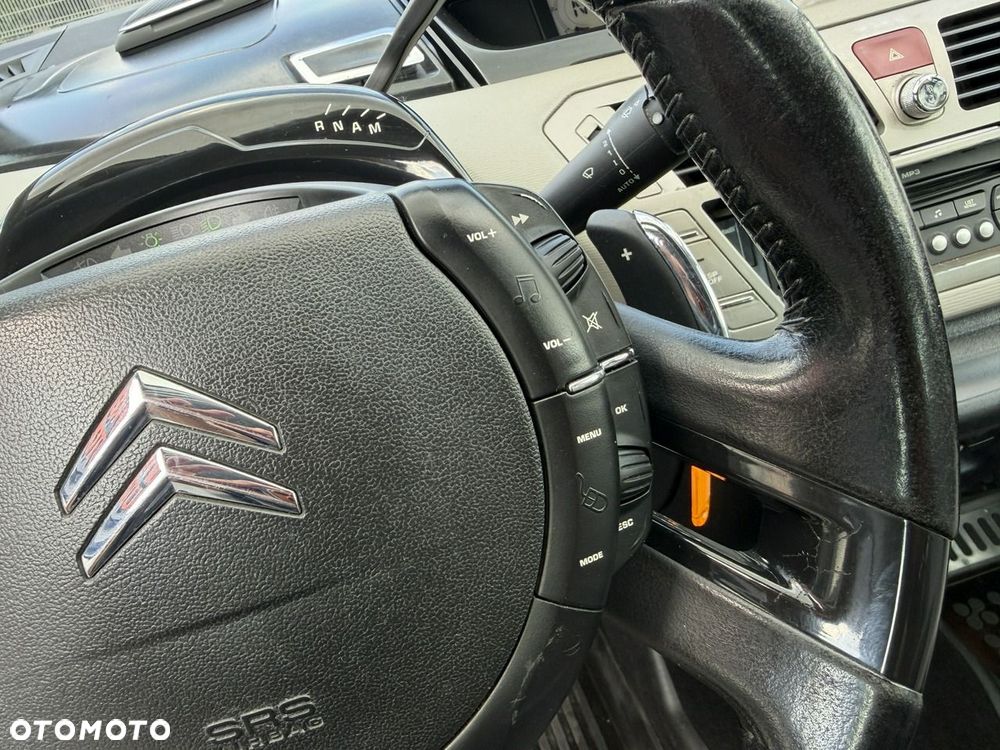 Citroën C4 Picasso 1.6 HDi FAP EGS6 Exclusive - 18