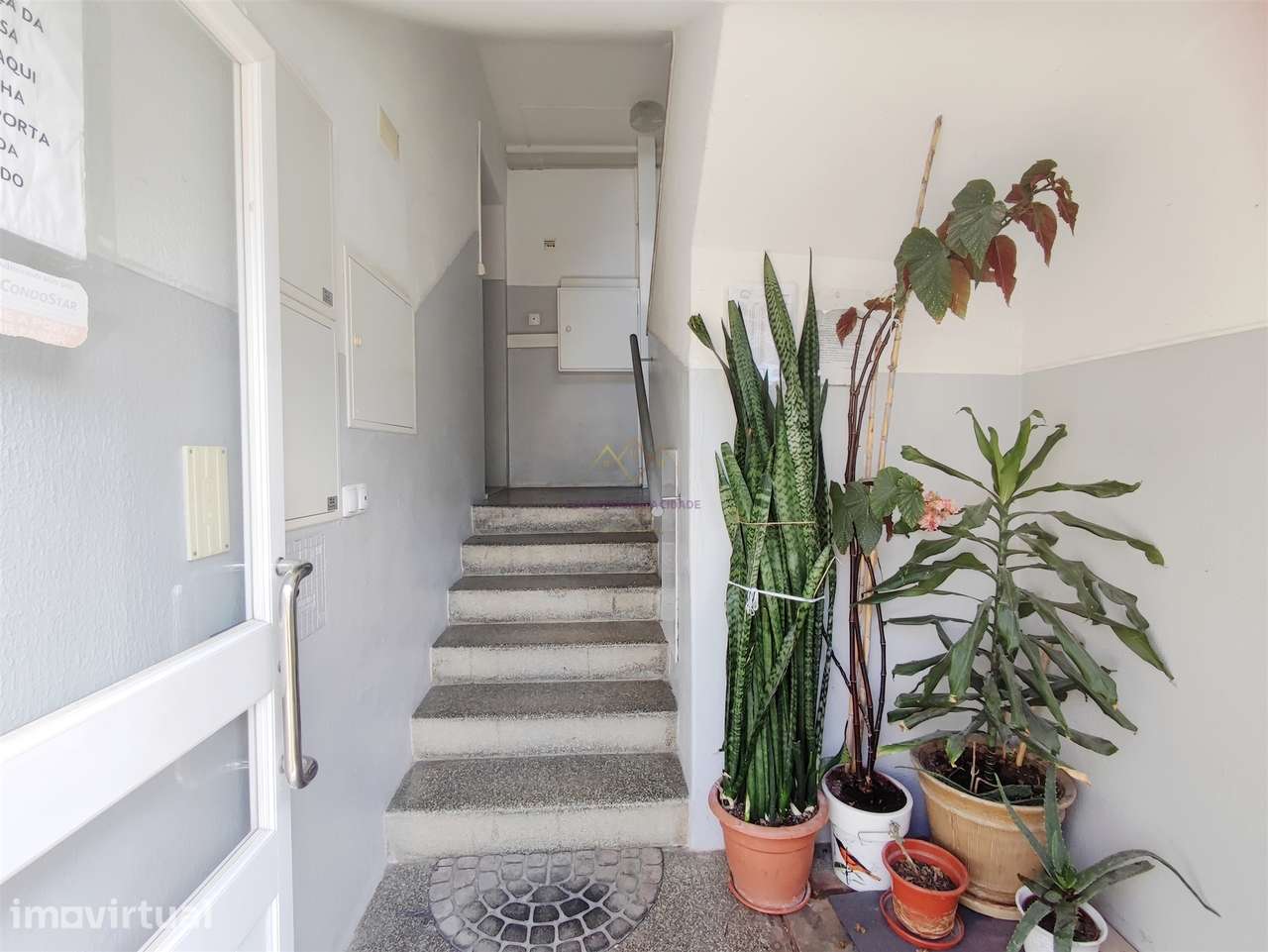 Apartamento T3 Remodelado com Duas Frentes Solares Laranjeiro - Grande imagem: 2/24