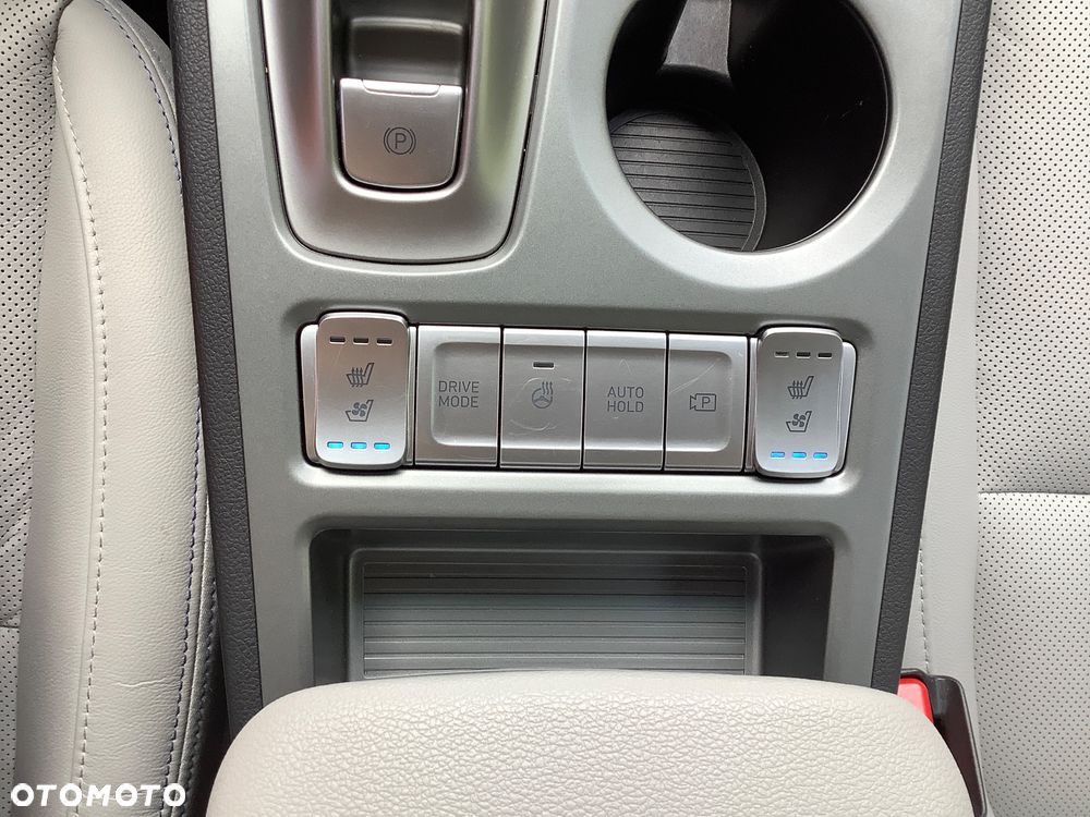 Hyundai Kona 64kWh Executive - 27