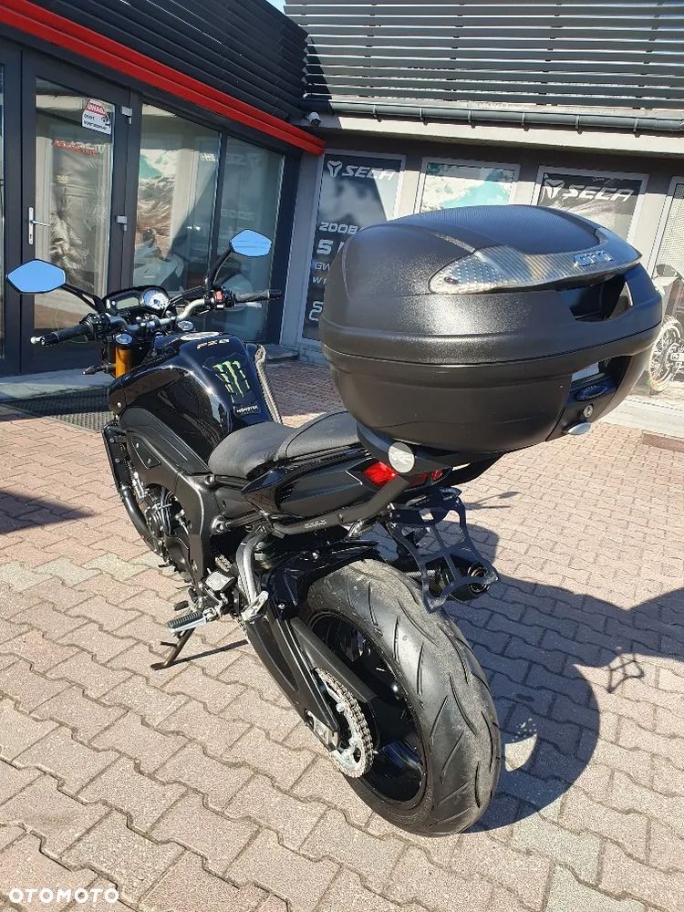 Yamaha FZ8 - 3