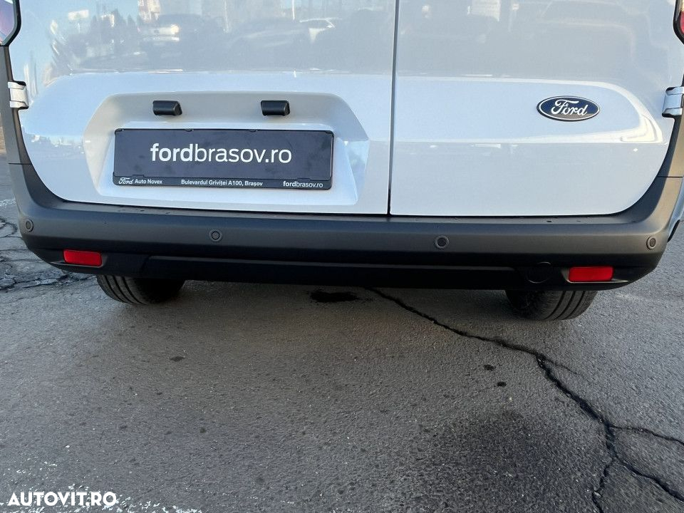 Ford Transit Courier - 22