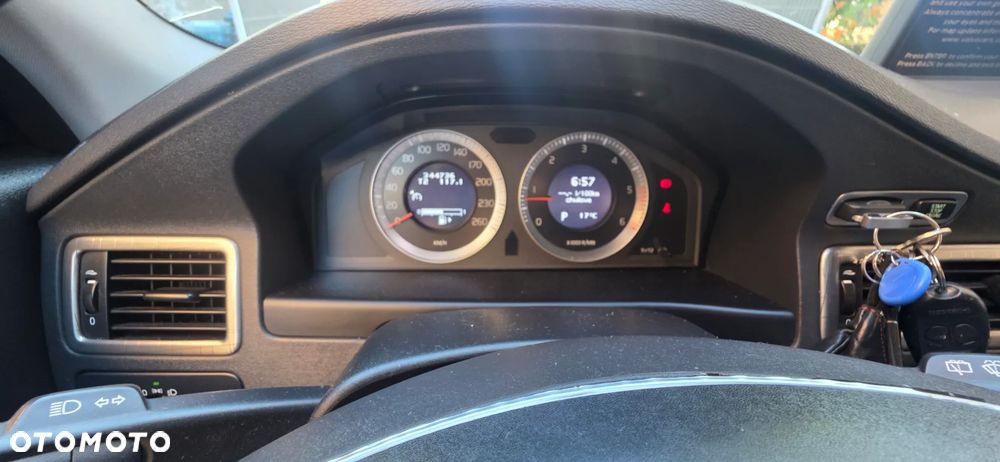 Volvo XC 70 D5 AWD Momentum - 16