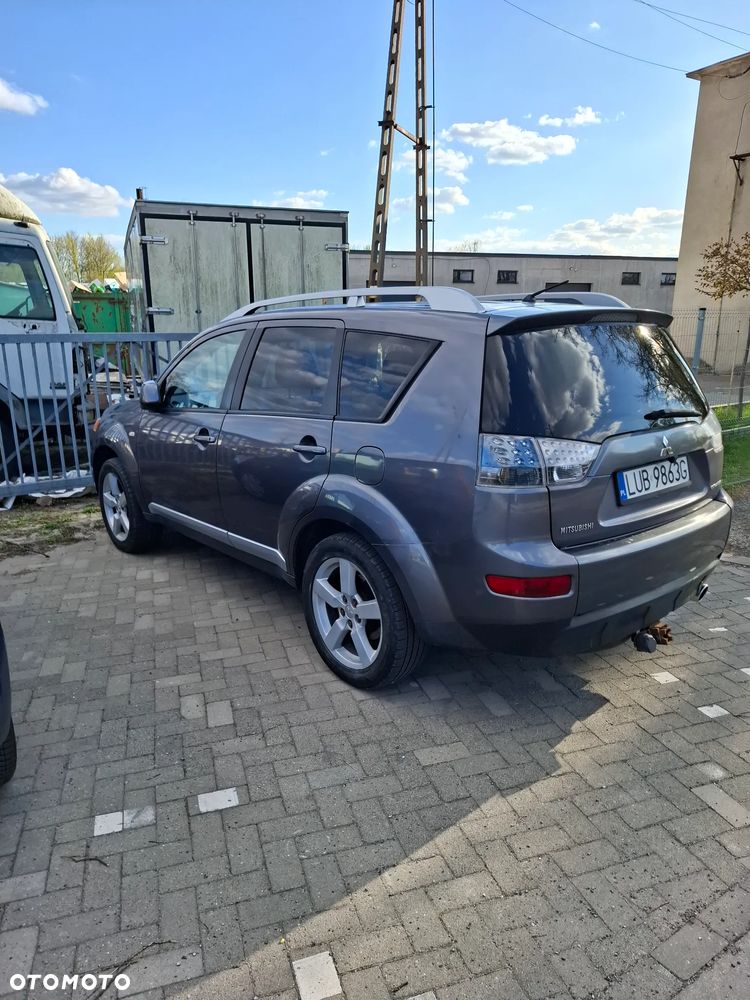Mitsubishi Outlander 2.4 4WD Intense - 11