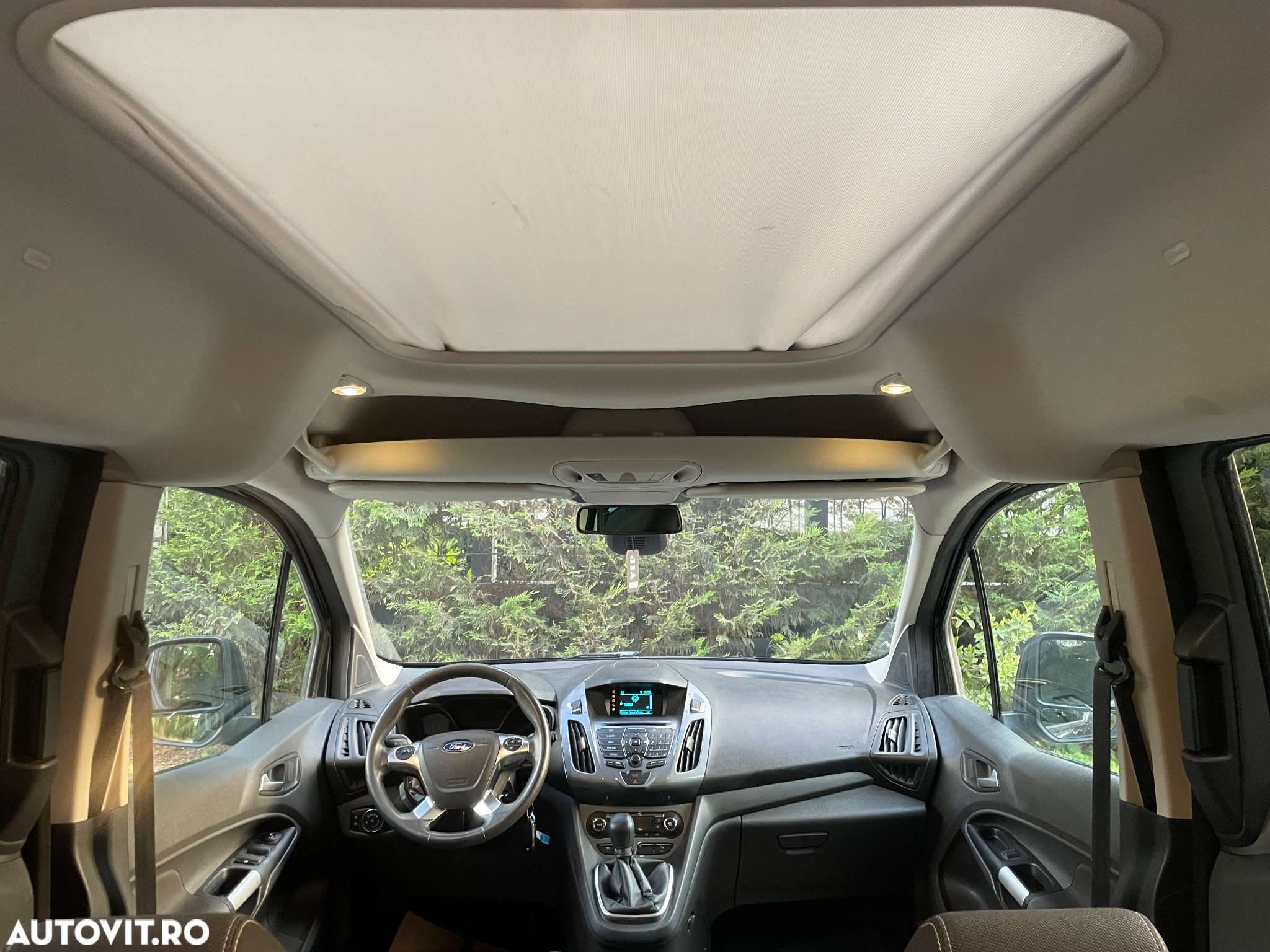 Ford Tourneo Connect 1.6 TDCi Start-Stop Titanium - 20