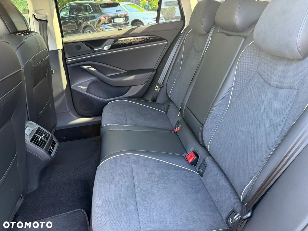 Volkswagen Passat Variant 1.5 TSI ACT mHEV Business Plus DSG - 10