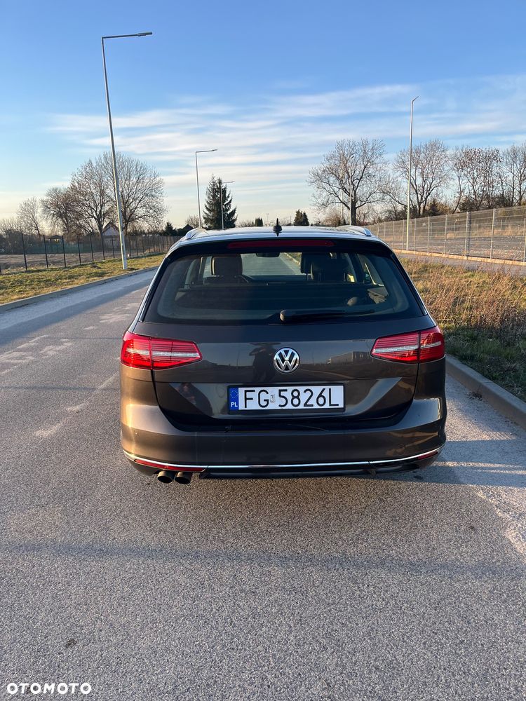 Volkswagen Passat - 4