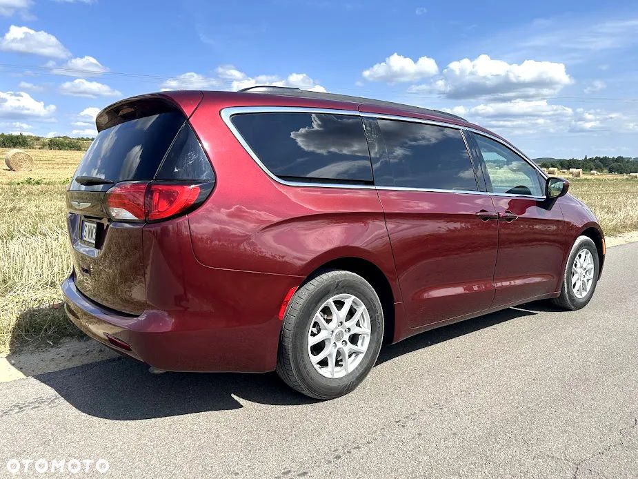 Dodge Grand Caravan - 10