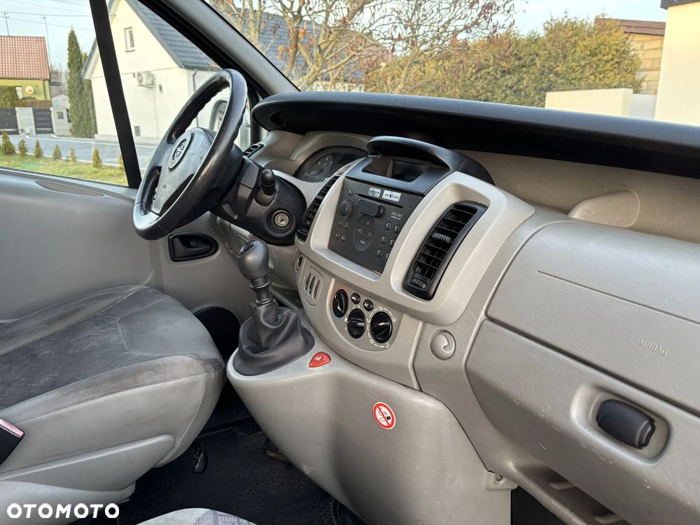 Opel Vivaro - 17